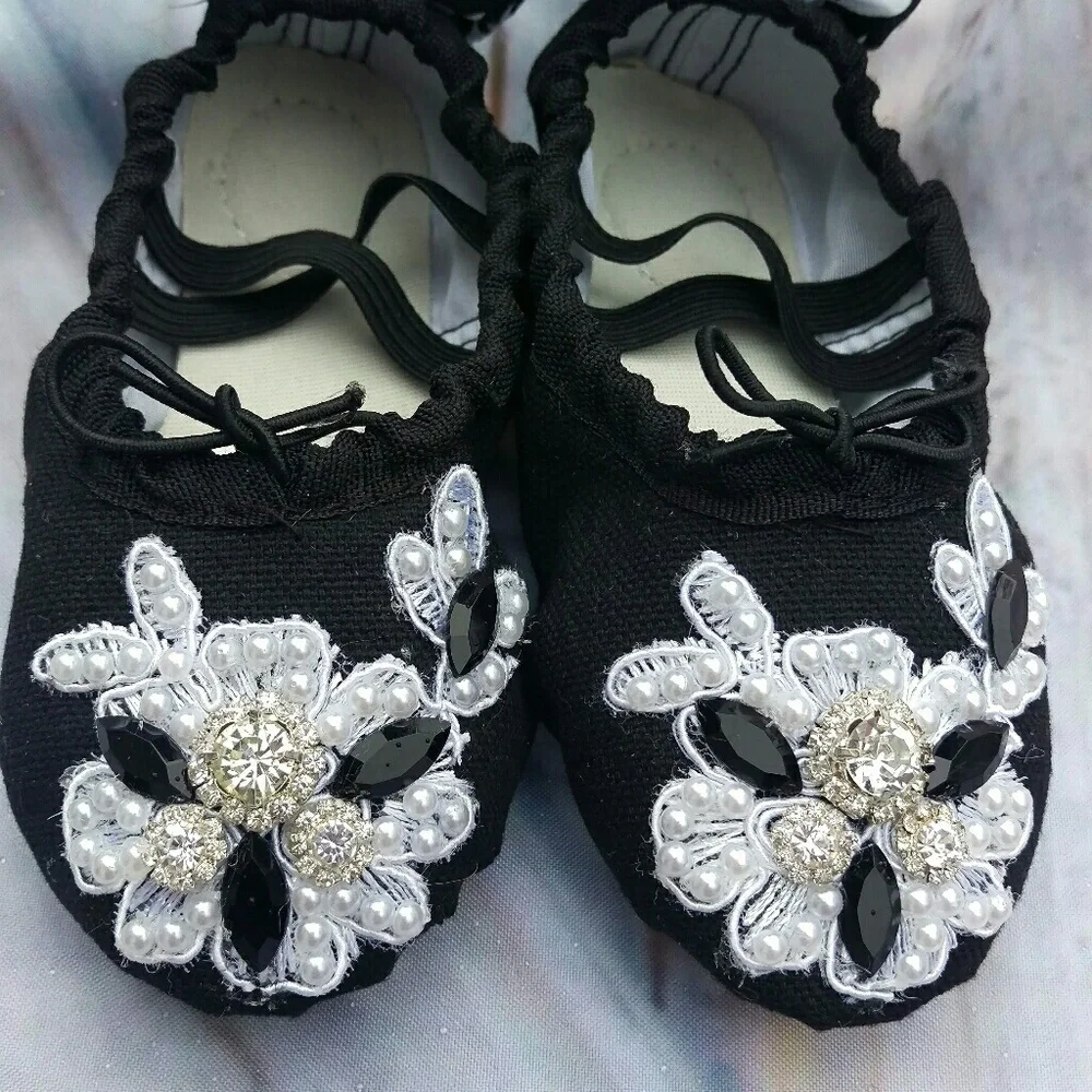 Adorable girls ballet slippers